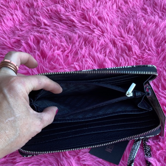 Steve Madden python print faux leather wallet with chrome tone hardware - Picture 6 of 7